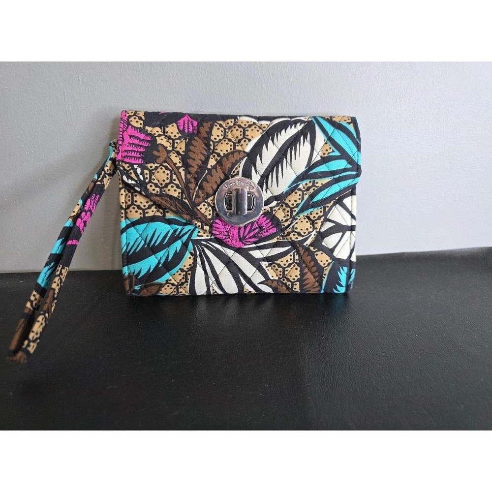 Vera Bradley wristlet bag like new